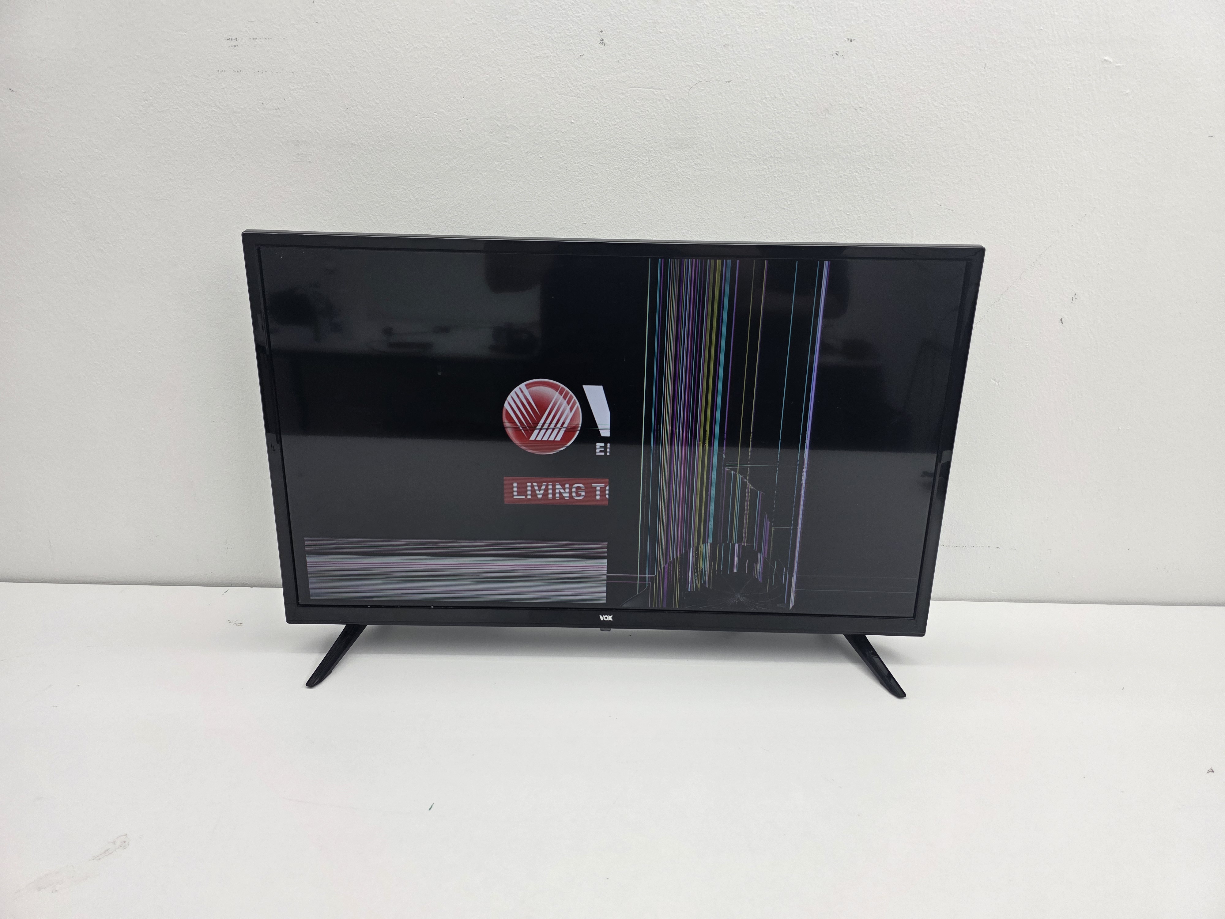 Pukao vam je ekran na televizoru? Evo šta treba da znate